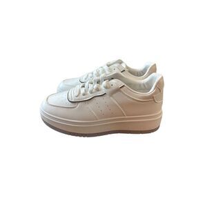 NWT Prettylittlething Contrast Sole Chunky Platform Sneakers White Size 7.5